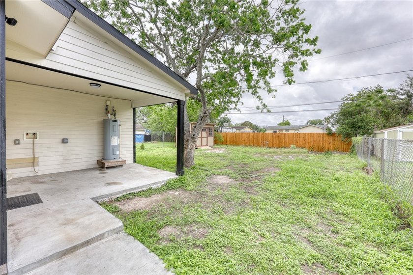 Looking for a move-in ready home with modern updates and - photo 20