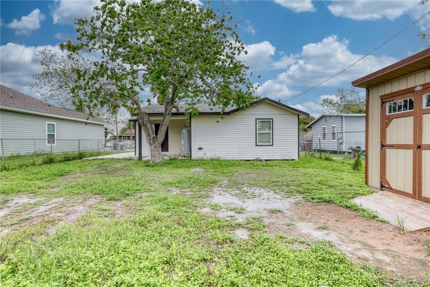 Looking for a move-in ready home with modern updates and - photo 21