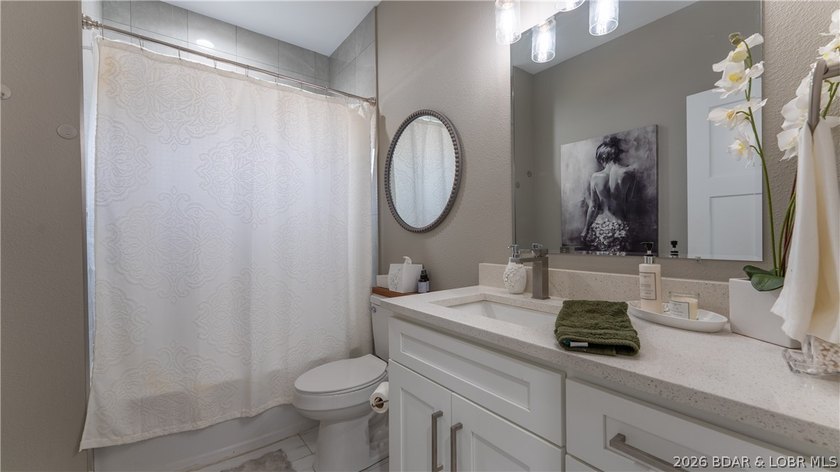 Spacious 5-bedroom, 3-bathroom home is ready for its new family! - photo 18