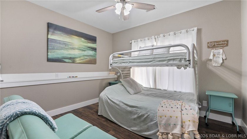 Spacious 5-bedroom, 3-bathroom home is ready for its new family! - photo 28
