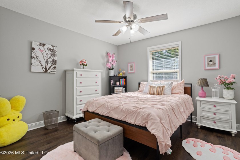 Welcome to this ALL BRICK, 4 bedroom, 2 bath beauty in the - photo 28