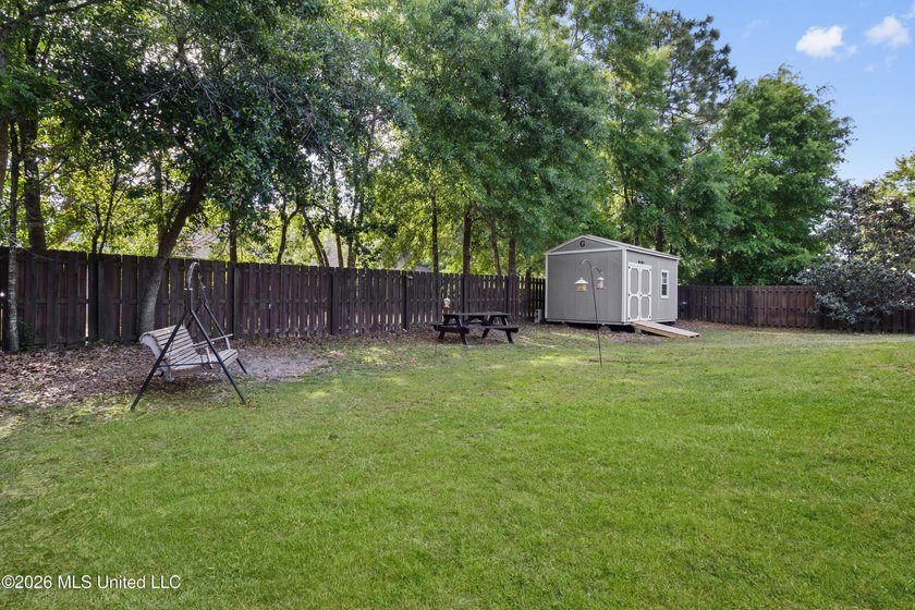 Welcome to this ALL BRICK, 4 bedroom, 2 bath beauty in the - photo 31