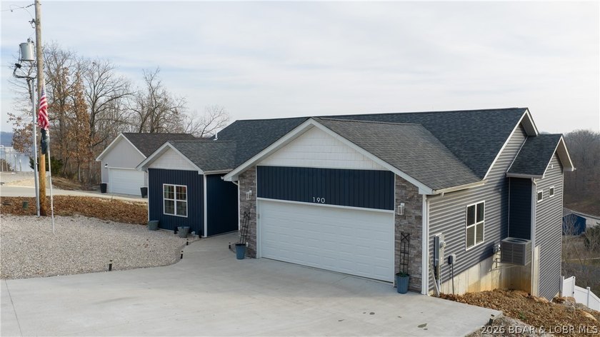 Spacious 5-bedroom, 3-bathroom home is ready for its new family! - photo 36