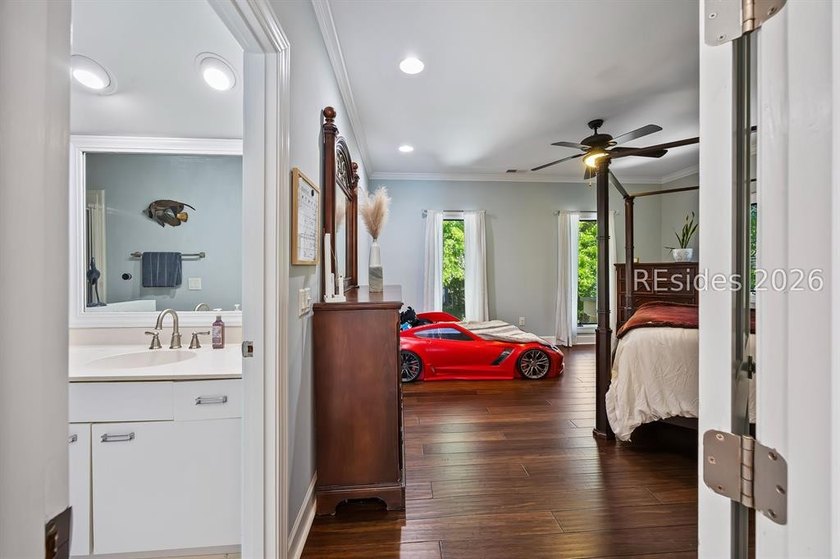 Harbourfront elegance in Windmill Harbour. Positioned on two - photo 42
