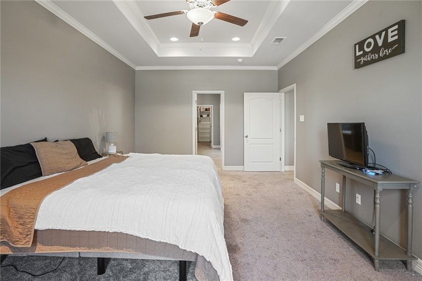 Welcome to 7618 Dove Hollow Drive. This gorgeous 3 bedroom 2 - photo 17