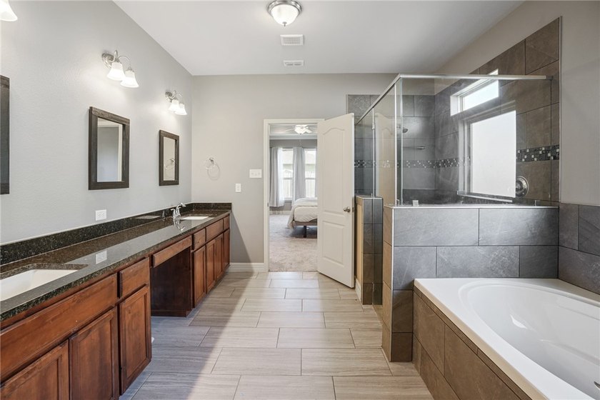 Welcome to 7618 Dove Hollow Drive. This gorgeous 3 bedroom 2 - photo 19