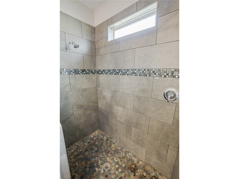 Welcome to 7618 Dove Hollow Drive. This gorgeous 3 bedroom 2 - photo 20