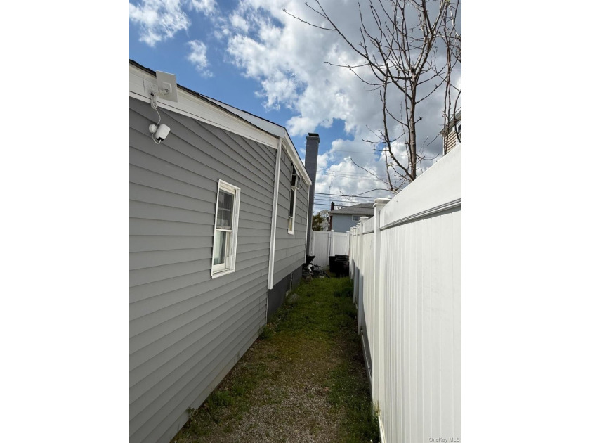 Location, Location, location!! ,fully renovated in 2020, highly - photo 24