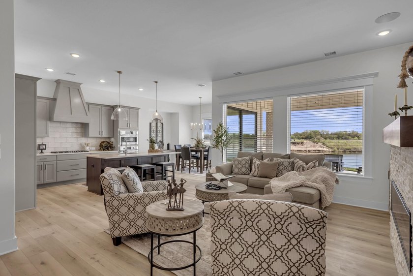 Seller will pay the first two years of HOA dues! This stunning - photo 6
