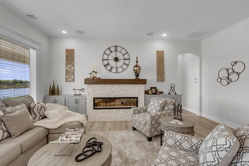 Seller will pay the first two years of HOA dues! This stunning - photo 8