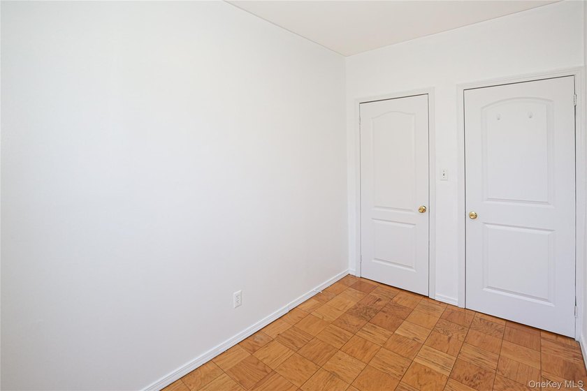 immaculate R6b zoned 4 family. All market rate units. stainless - photo 9
