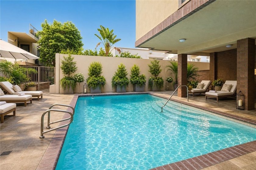 Welcome to The Hamptons of Beverly Hills, an exclusive - photo 13