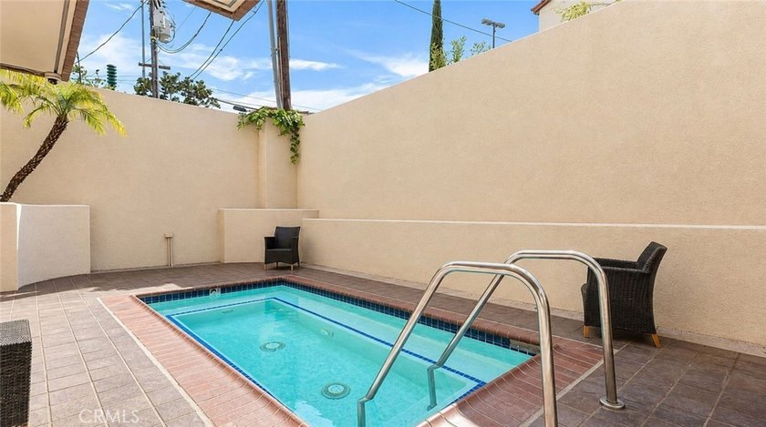 Welcome to The Hamptons of Beverly Hills, an exclusive - photo 16
