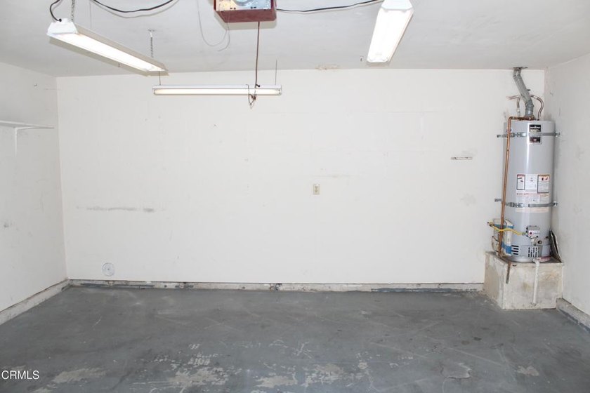Welcome to this second-level Parkside condominium, offering the - photo 27