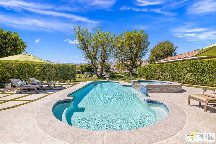 Perfectly positioned on a premier south-facing lot at The Club - photo 5