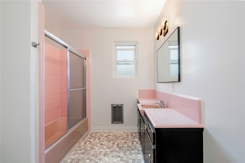 Charming Own-Your-Own Unit in the Heart of Alamitos Beach - photo 12