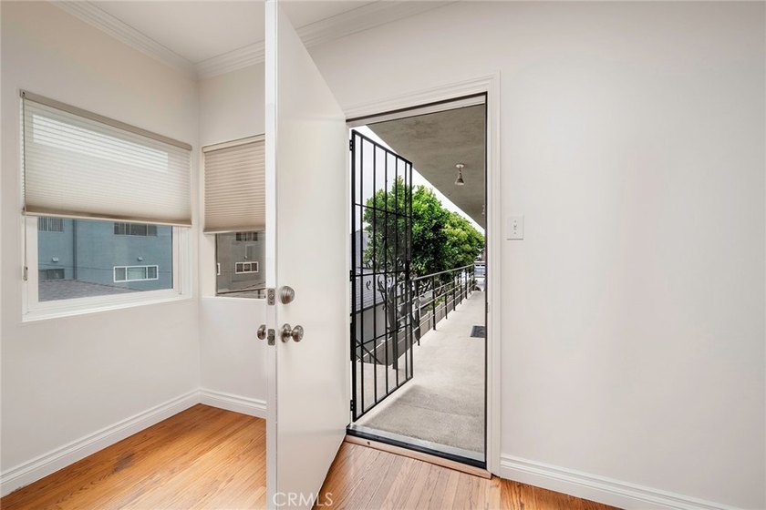 Charming Own-Your-Own Unit in the Heart of Alamitos Beach - photo 16