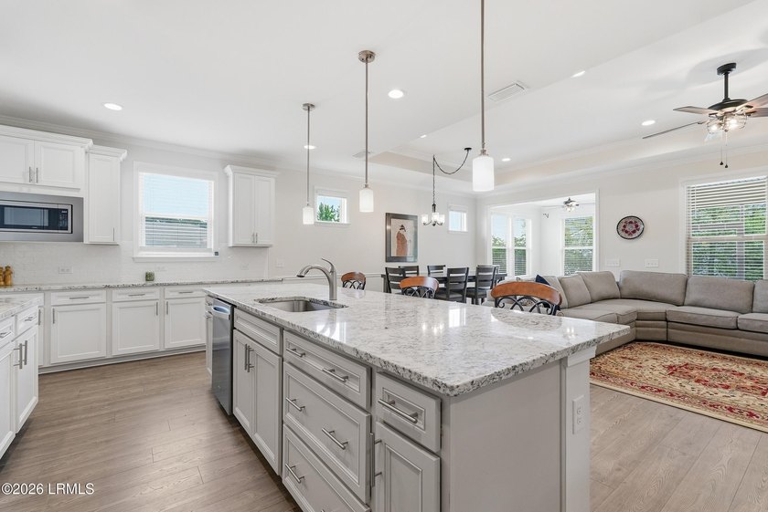 Built in 2021, this beautifully designed one-story home in Sun - photo 17