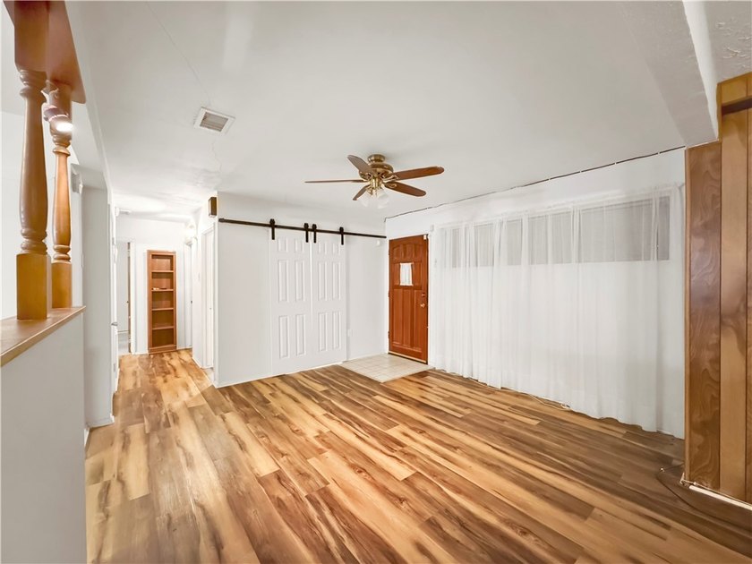 You're going to love this 3 bedroom, 1 bathroom home with a - photo 5