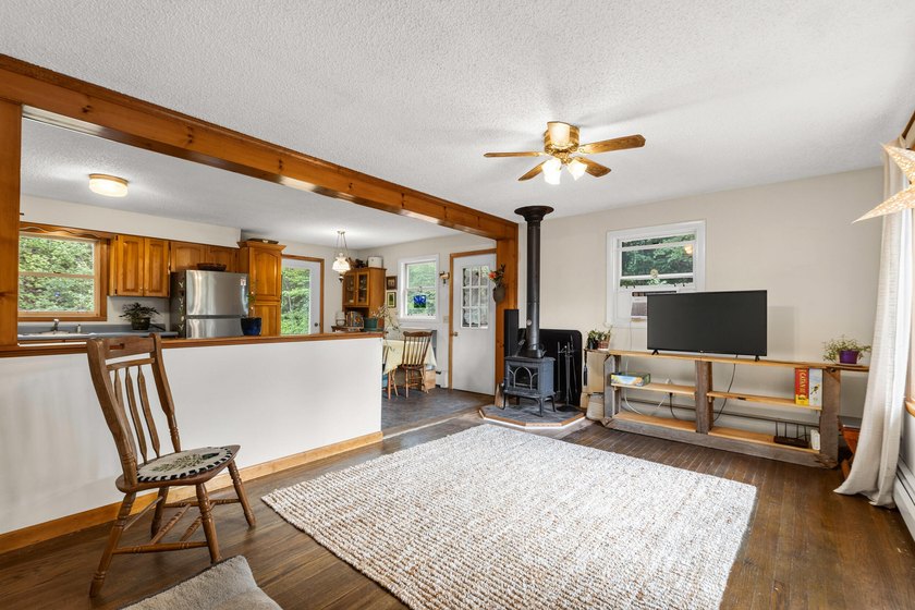 Enjoy easy single level living in this move in ready 2 bedroom - photo 6