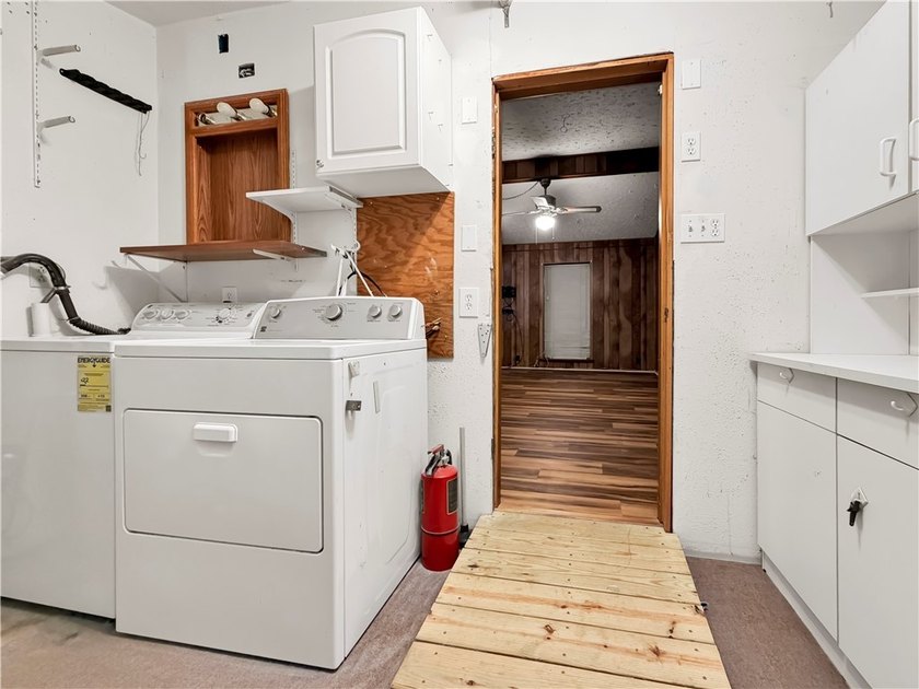 You're going to love this 3 bedroom, 1 bathroom home with a - photo 10