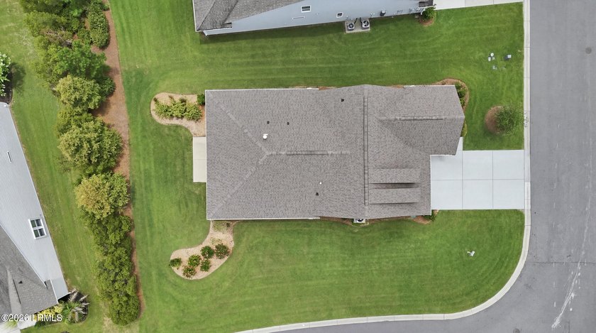 Built in 2021, this beautifully designed one-story home in Sun - photo 41