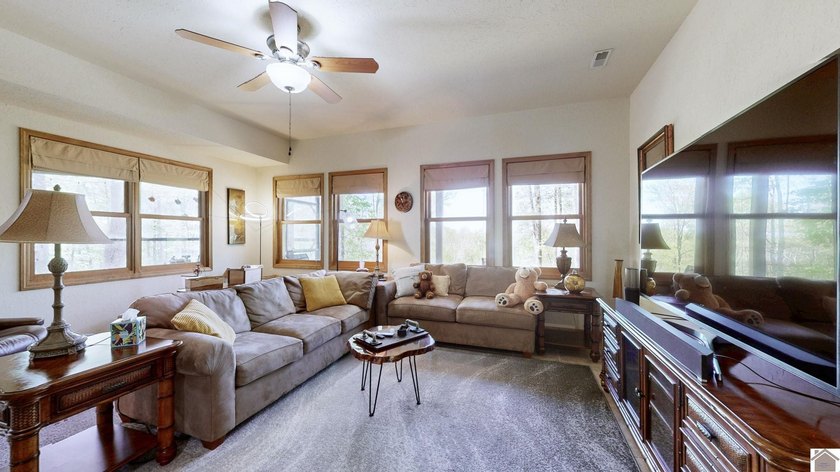 Welcome to your private waterfront retreat on 5.33 stunning - photo 30