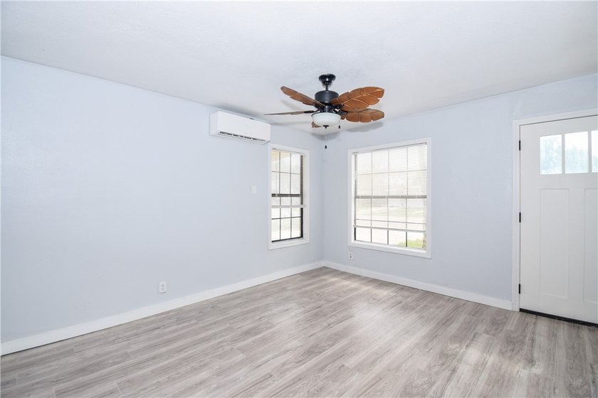 Just renovated!! Added another bedroom and large bathroom - photo 7