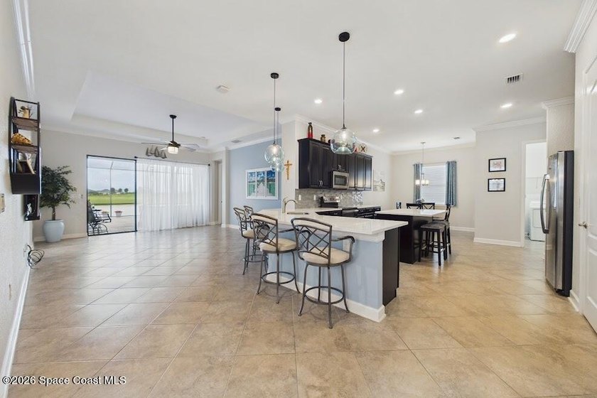 This 4 Bdrm, 3 Bath, 3 Car Garage Lakefront Home on CUL DESAC! - photo 12