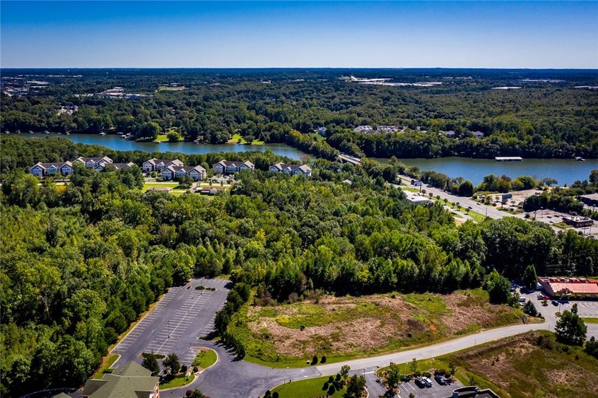 Desirable high traffic property located right at I-85 and US - photo 2