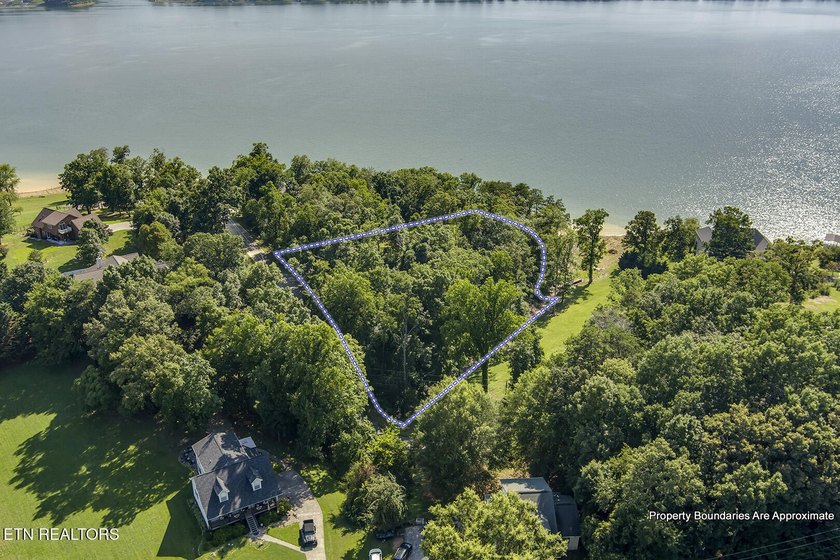 Experience the ultimate lakeside lifestyle on this stunning - photo 24