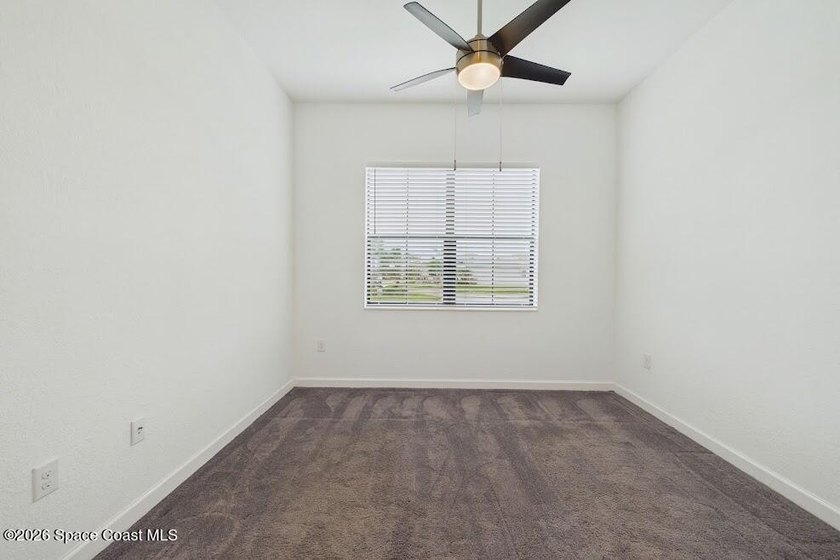 This 4 Bdrm, 3 Bath, 3 Car Garage Lakefront Home on CUL DESAC! - photo 28