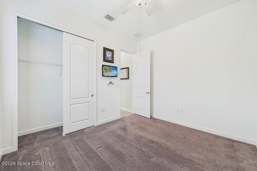 This 4 Bdrm, 3 Bath, 3 Car Garage Lakefront Home on CUL DESAC! - photo 30