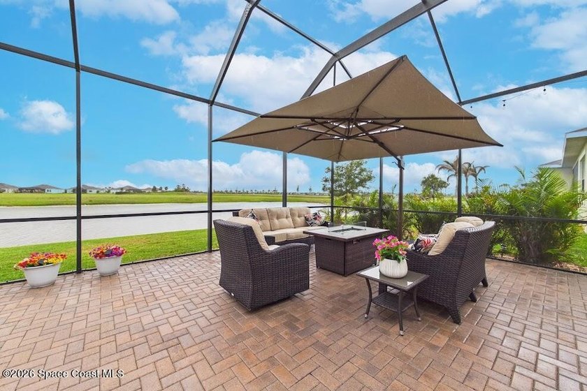 This 4 Bdrm, 3 Bath, 3 Car Garage Lakefront Home on CUL DESAC! - photo 47