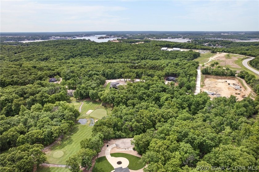 Gorgeous end-of-cul-de-sac lot perfectly positioned on the 3rd - photo 16