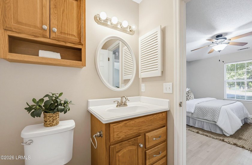 Adorable 3 bedroom / 2 bath cottage on Lady's Island. This home - photo 21