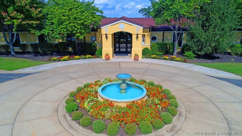 Gorgeous end-of-cul-de-sac lot perfectly positioned on the 3rd - photo 28