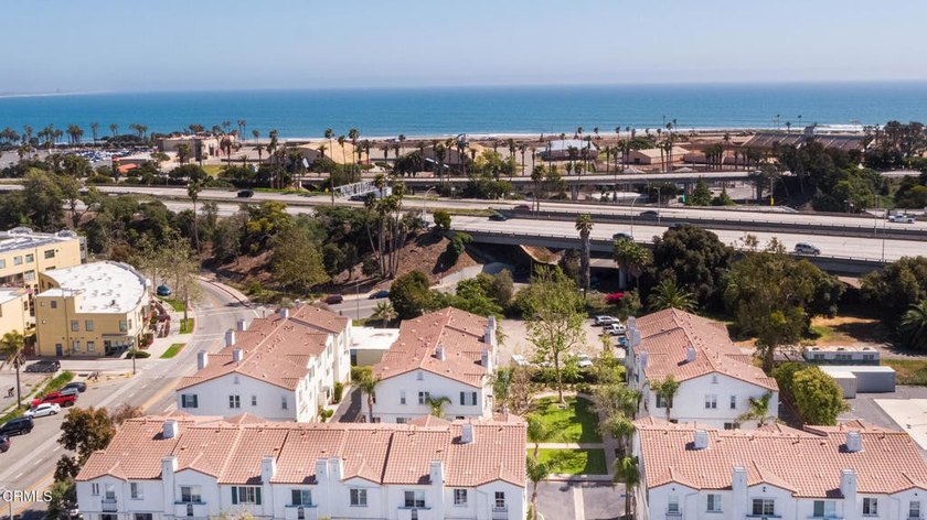Motivated Seller! Stunning downtown Ventura Condo offering prime - photo 29