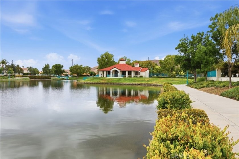 Back on the market due to no fault of the home. Welcome to this - photo 53