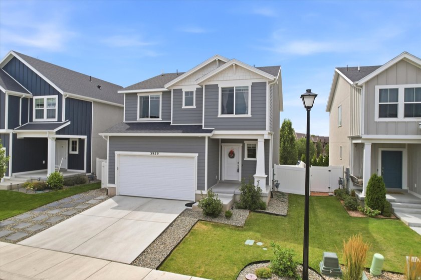 Better than New &amp; So Clean! Move-In and Relax! This Beautiful - photo 2