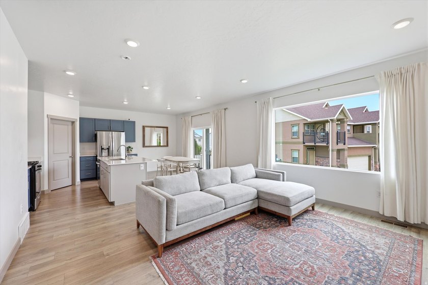 Better than New &amp; So Clean! Move-In and Relax! This Beautiful - photo 5