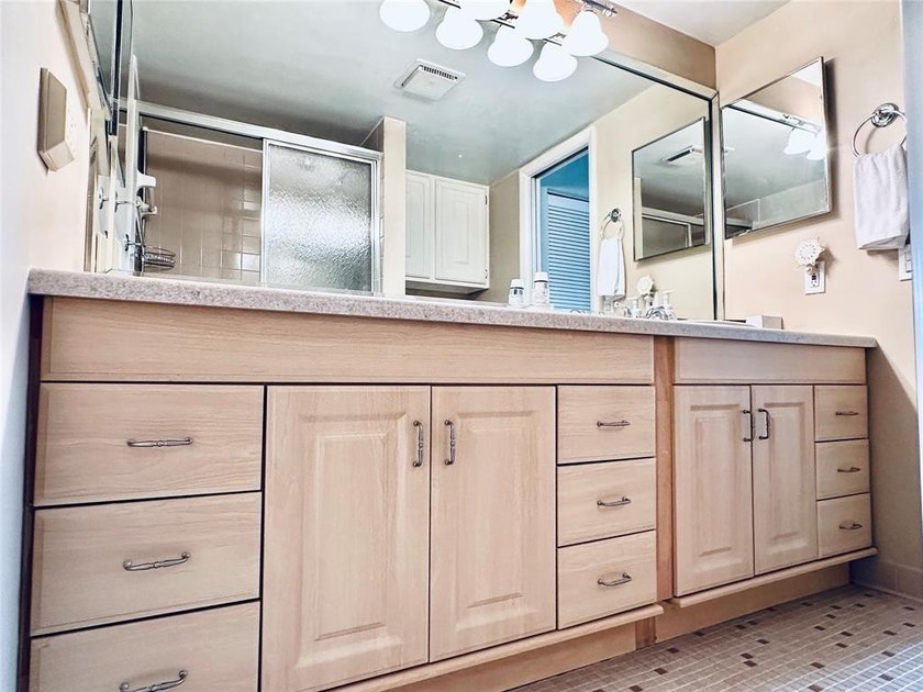 Discover this delightful first-floor unit in the sought-after - photo 26