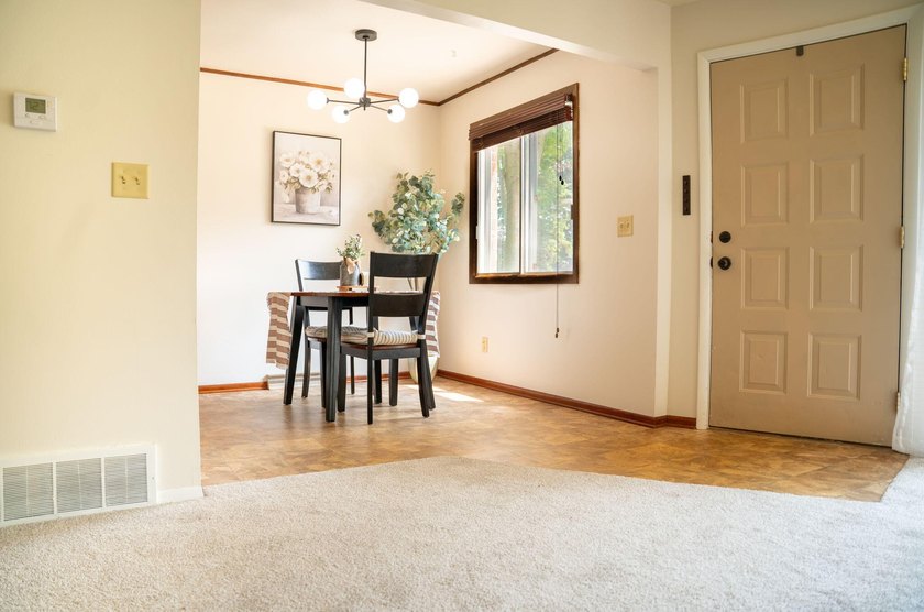 Welcome home to this beautifully refreshed, spacious condo in - photo 6