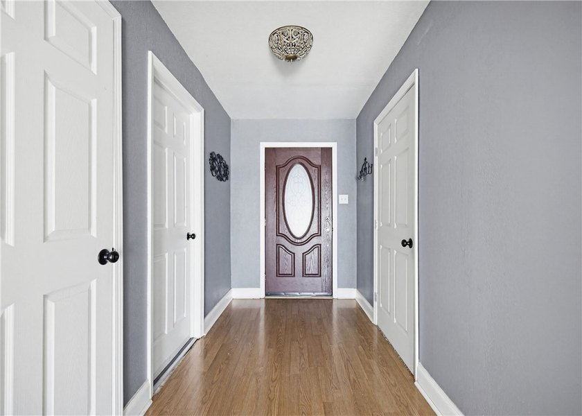 Welcome to this beautifully maintained 4-bedroom, 2-bath, 1-car - photo 4