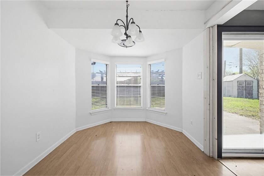 Welcome to this beautifully maintained 4-bedroom, 2-bath, 1-car - photo 9