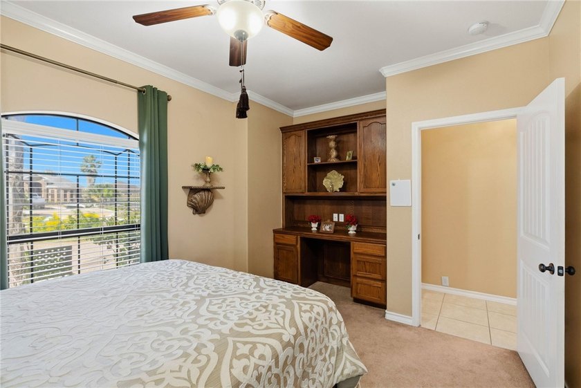 Pristine and move in ready! This amazing and well-maintained one - photo 17