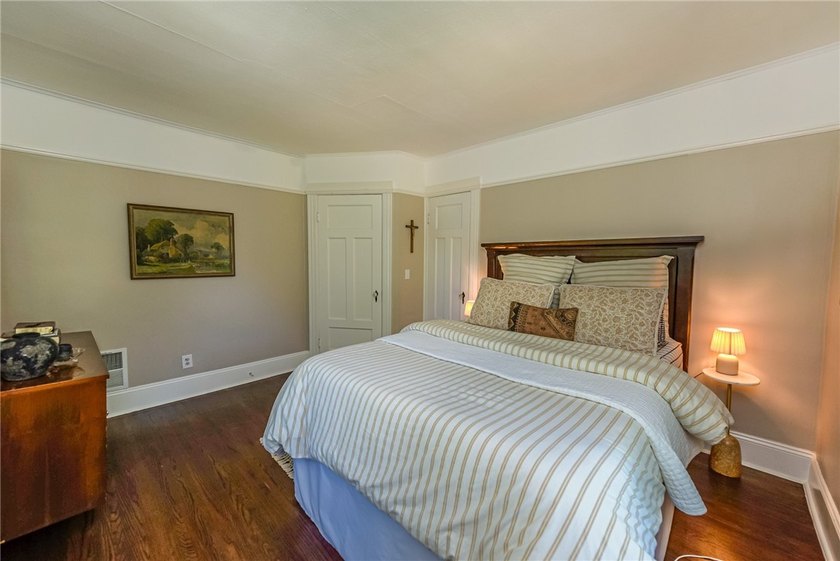 Charming as can be!! Come have a look at this beautiful 3 - photo 21