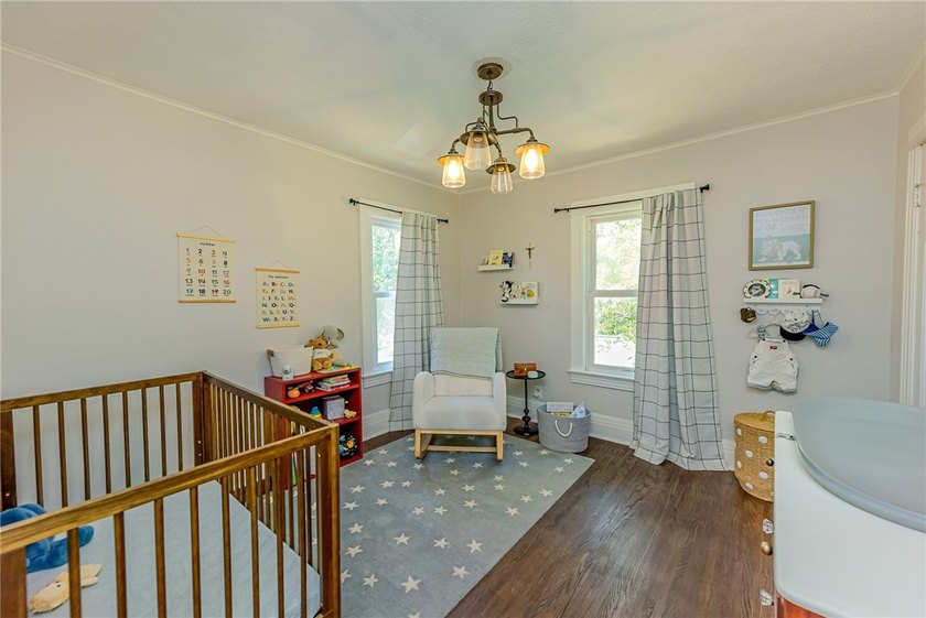 Charming as can be!! Come have a look at this beautiful 3 - photo 22
