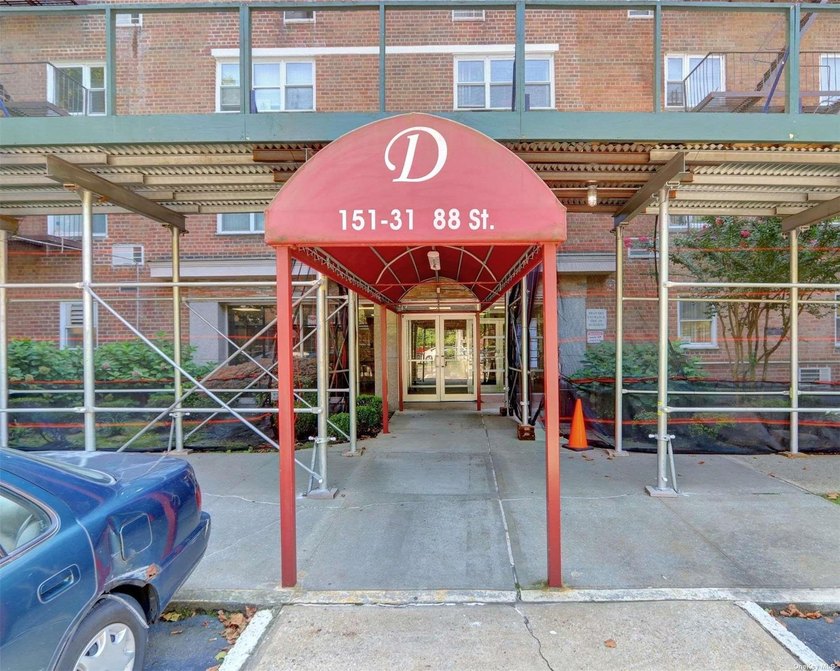 Beautiful co-op style apartment full renovated with new kitchen - photo 4