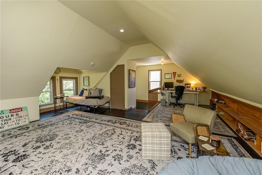 Charming as can be!! Come have a look at this beautiful 3 - photo 28